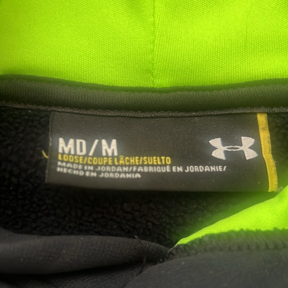 Under Armour Storm Men's M Hoodie. One small snag (see 3rd pic) price reflected - Picture 2 of 3